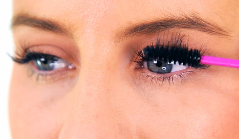 How To Create 3 Different Lash Looks With False Eyelashes