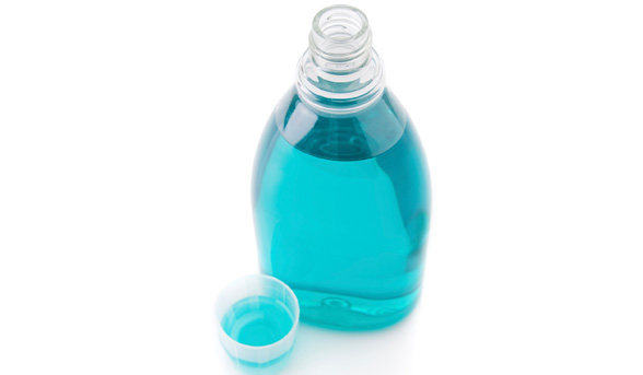 4 oral health benefits of using mouthwash