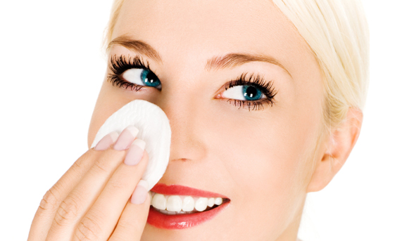 Top make-up tips to beat oily skin