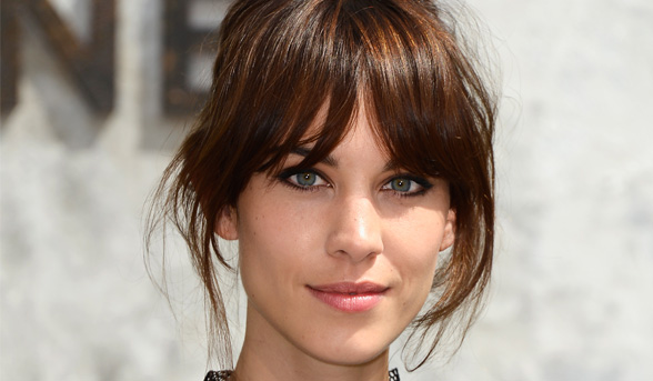 Alexa Chung endorses kale for your nails