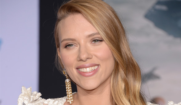 Scarlett Johansson gives birth to baby girl