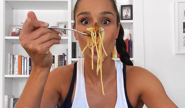 What Trainer Kayla Itsines Eats On Her Mediterranean Diet