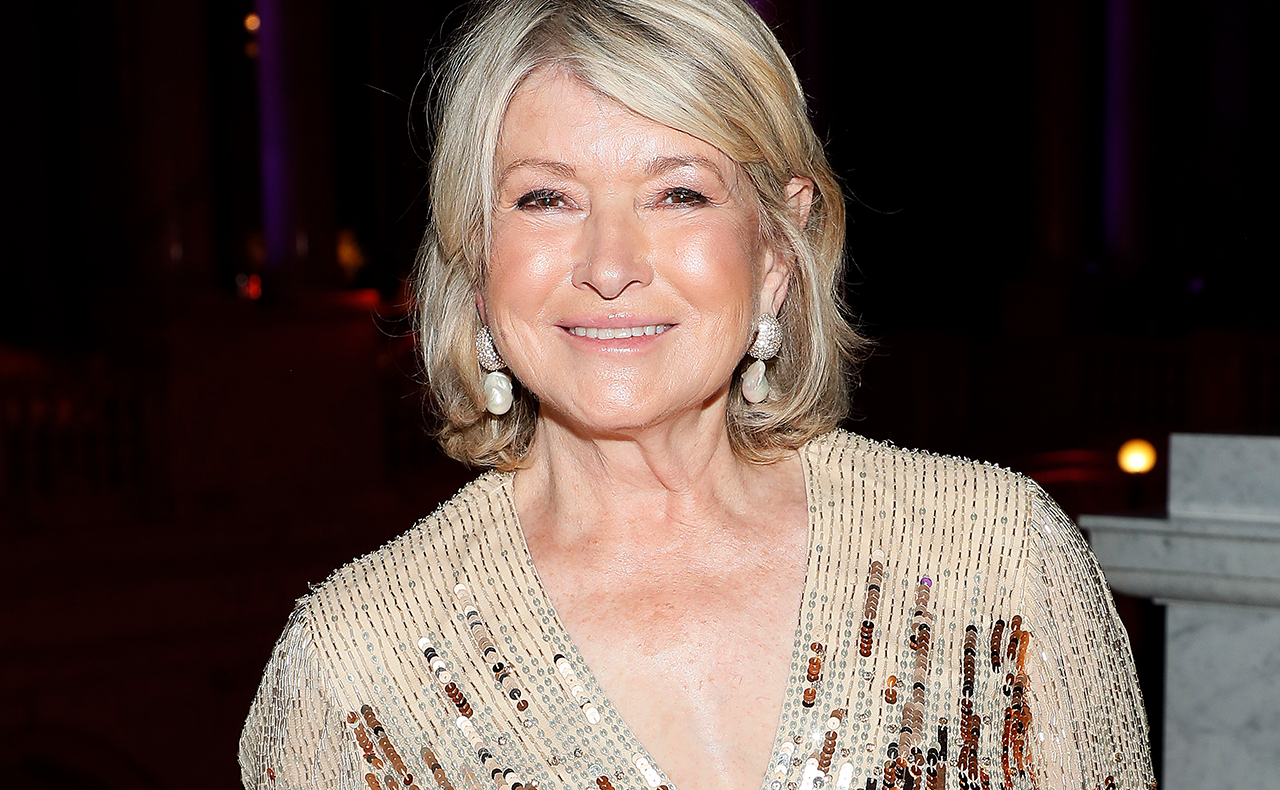 Martha Stewart’s Makeup Artist Says This Illuminator Is The Secret To Her Glowing Skin