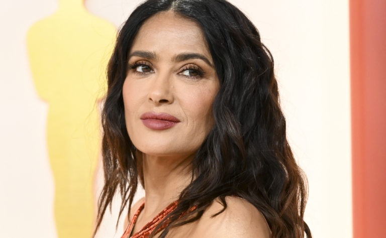 The Real Reason Why Salma Hayek Doesn’t Dye Her Hair Anymore