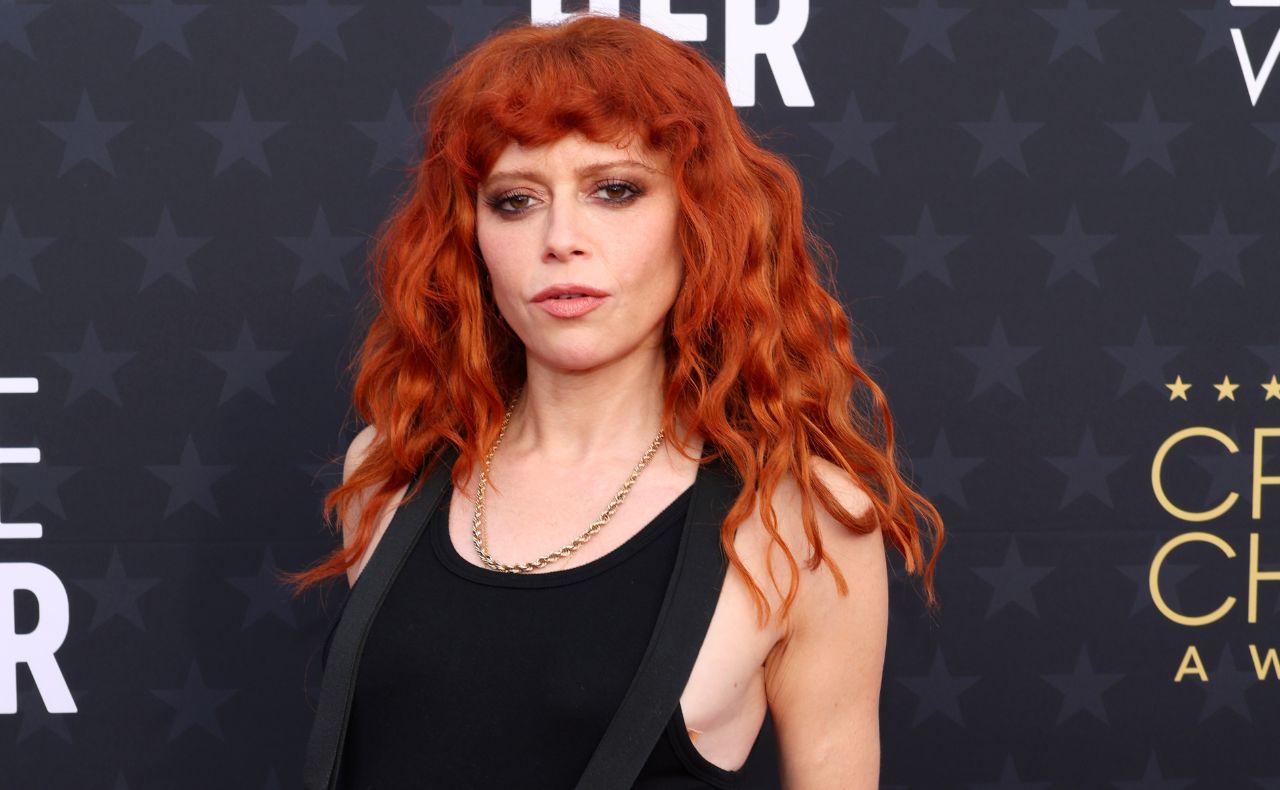 Natasha Lyonne Stuns With A Sultry Smokey Eye At The Critics Choice Awards