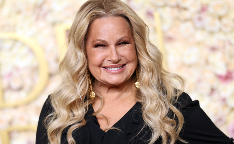 Jennifer Coolidge Golden Globes makeup