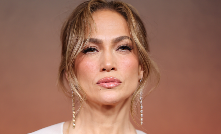 Jennifer Lopez glowing skin